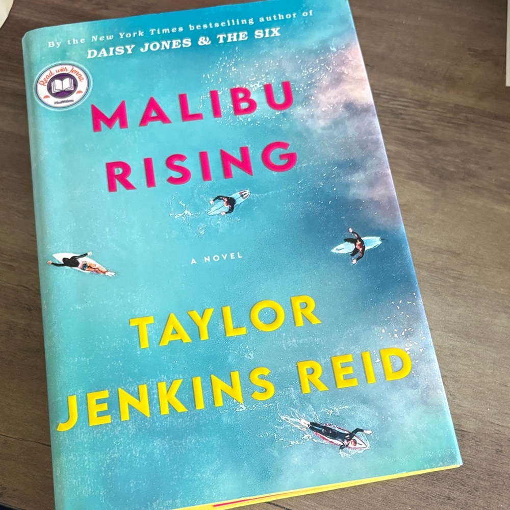 Malibu Rising by Taylor Jenkins Reid Hardcover